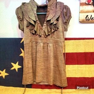 Super cute HeartSoul business casual blouse! Size s